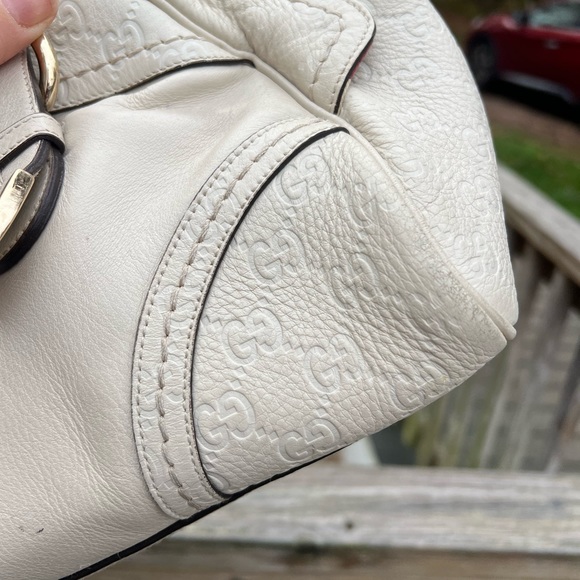 Gucci med size satchel in good condition! - Picture 3 of 9
